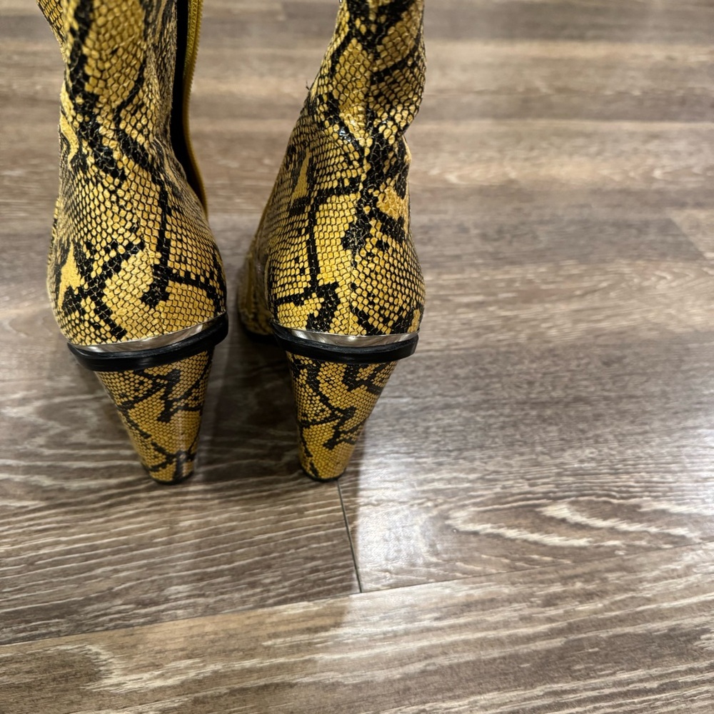 Steve Madden Rarely Yellow Snakeskin Pattern Ankle Booties - Picture 5 of 8